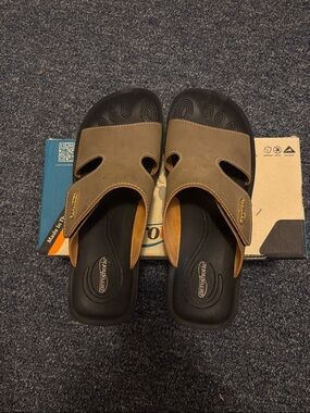 Aerothotic Women's Tan Slide Sandals with Black Footbed